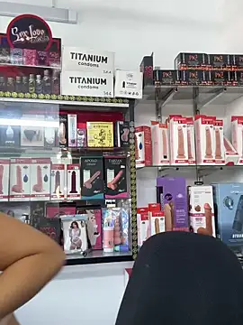 lunaluxury22 online show from March 7, 1:27 pm