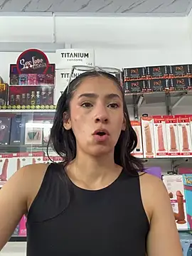 lunaluxury22 online show from January 15, 3:26 pm