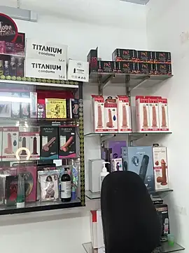 lunaluxury22 online show from March 27, 3:13 pm