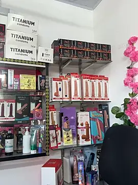 lunaluxury22 online show from February 3, 1:27 pm