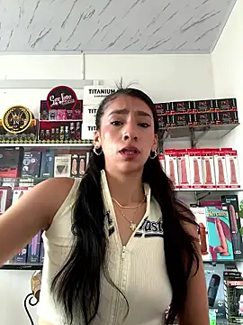 lunaluxury22 online show from January 16, 1:59 pm