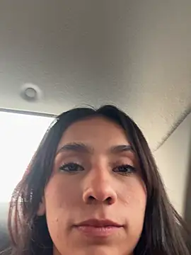 lunaluxury22 online show from January 11, 9:55 pm