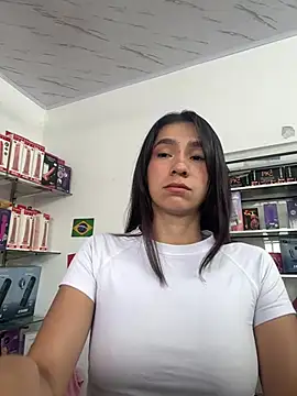 Snapshot of lunaluxury22 chatting on June 26, 2:01 pm lunaluxury22 online show from June 26, 2:01 pm
