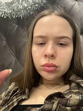 Snapshot of Nicole_Loving chatting on December 14, 11:10 pm Nicole Loving online show from December 14, 11:10 pm