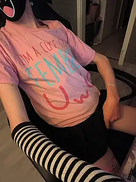 Femboitea-official online show from April 9, 8:04 pm