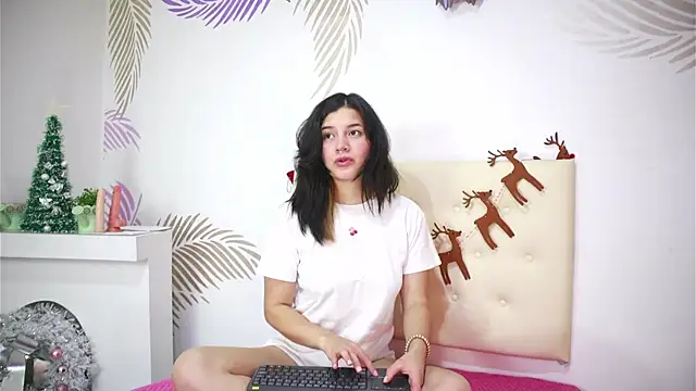 Snapshot of AlexiaClark7 chatting on December 14, 3:24 am AlexiaClark7 online show from December 14, 3:24 am