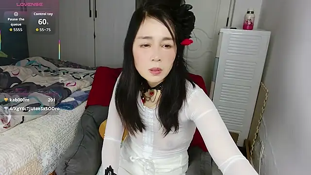 lisaxuexue online show from December 15, 2:17 am