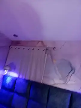 Victoria01  online show from February 3, 2:53 am