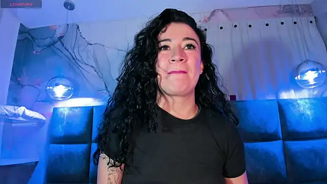 Victoria01  online show from March 30, 9:33 am