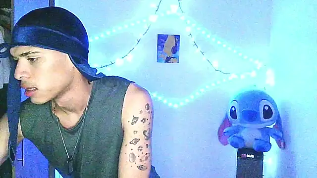 Snapshot of Glen_connor_11 chatting on January 9, 4:19 am Glen connor 11 online show from January 9, 4:19 am