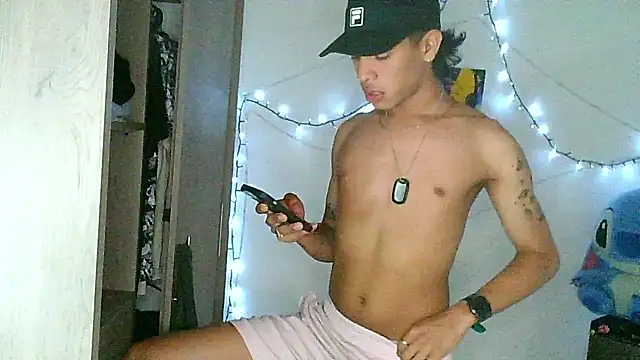 Snapshot of Glen_connor_11 chatting on January 13, 7:07 pm Glen connor 11 online show from January 13, 7:07 pm