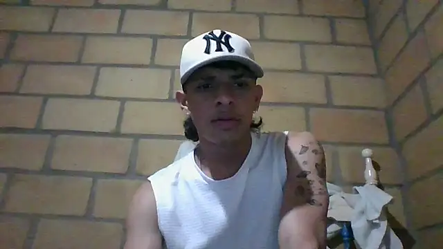 Snapshot of Glen_connor_11 chatting on February 10, 10:09 pm Glen connor 11 online show from February 10, 10:09 pm