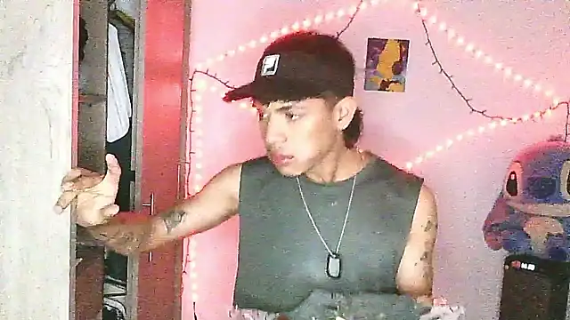 Snapshot of Glen_connor_11 chatting on January 12, 1:12 am Glen connor 11 online show from January 12, 1:12 am