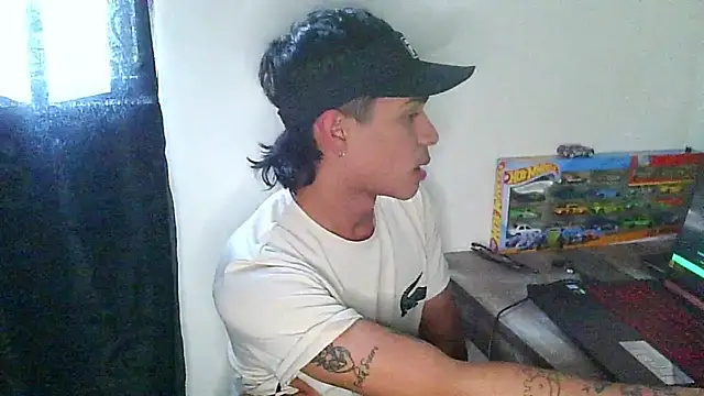 Snapshot of Glen_connor_11 chatting on December 20, 9:50 pm Glen connor 11 online show from December 20, 9:50 pm