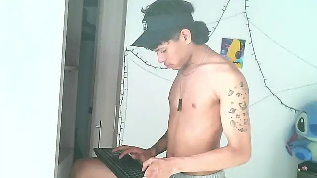 Snapshot of Glen_connor_11 chatting on January 15, 3:04 pm Glen connor 11 online show from January 15, 3:04 pm