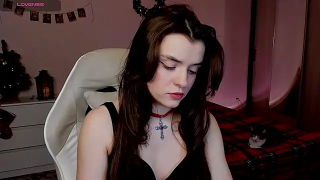  Valleria  online show from January 12, 7:42 pm