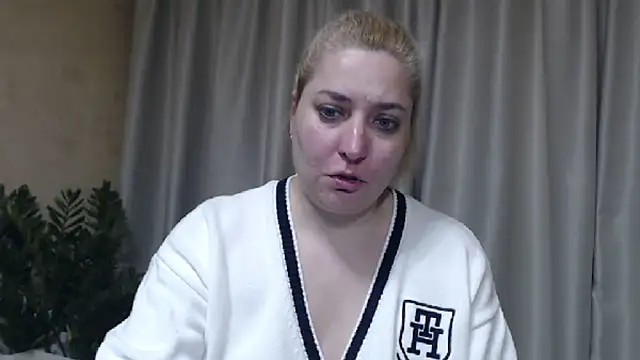 sweetpussy13 online show from March 26, 6:55 am