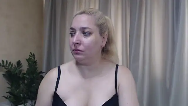 sweetpussy13 online show from July 16, 6:10 am