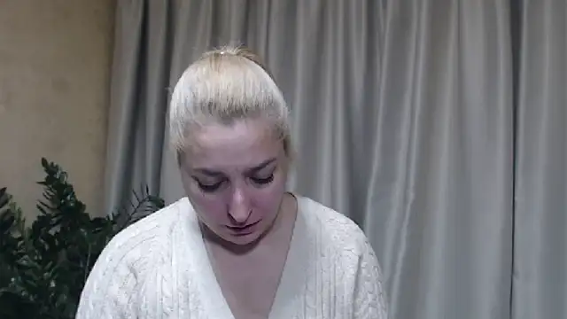 sweetpussy13 online show from October 31, 7:05 am