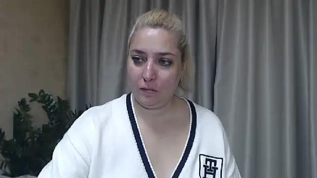 sweetpussy13 online show from September 26, 5:25 am