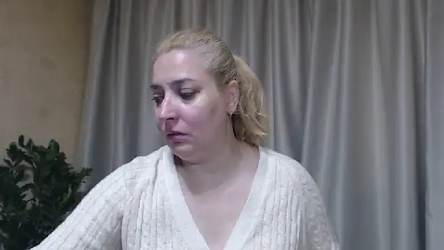 sweetpussy13 online show from June 3, 5:19 am