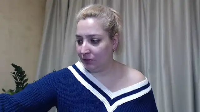 sweetpussy13 online show from March 1, 9:40 am