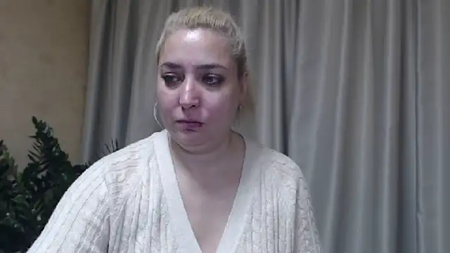 sweetpussy13 online show from November 5, 7:22 am