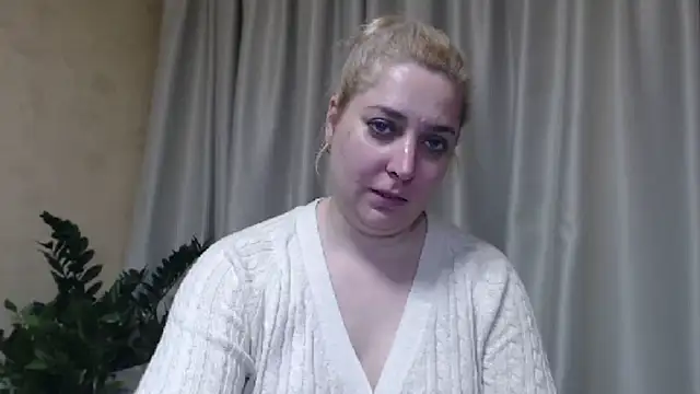 sweetpussy13 online show from March 13, 10:15 am