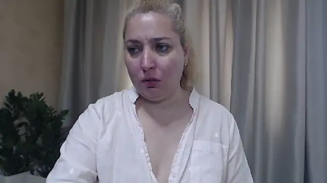sweetpussy13 online show from June 17, 6:13 am