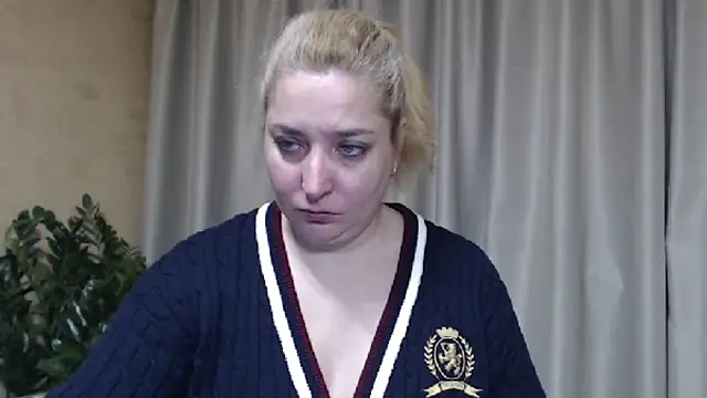 sweetpussy13 online show from March 4, 7:05 am