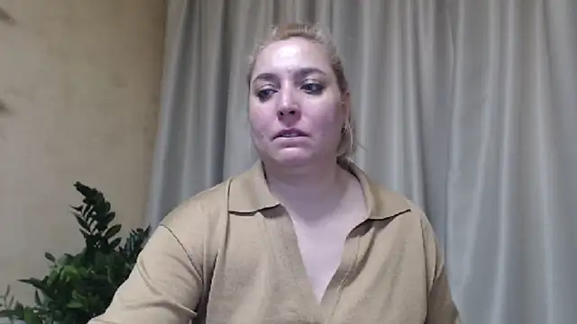 sweetpussy13 online show from March 15, 9:41 am