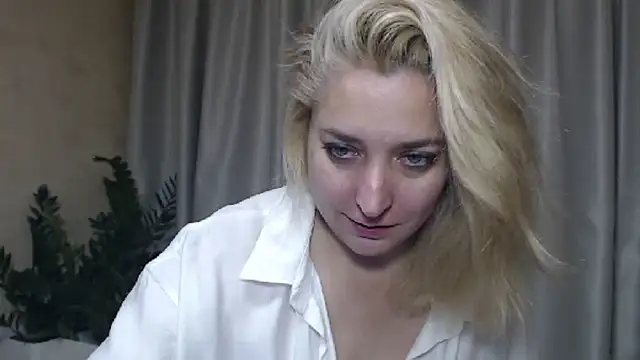 sweetpussy13 online show from September 19, 5:55 am