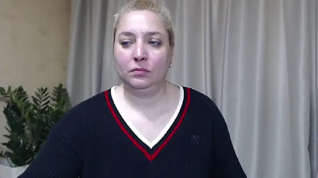 sweetpussy13 online show from March 27, 8:26 am