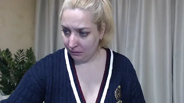 sweetpussy13 online show from April 1, 6:15 am