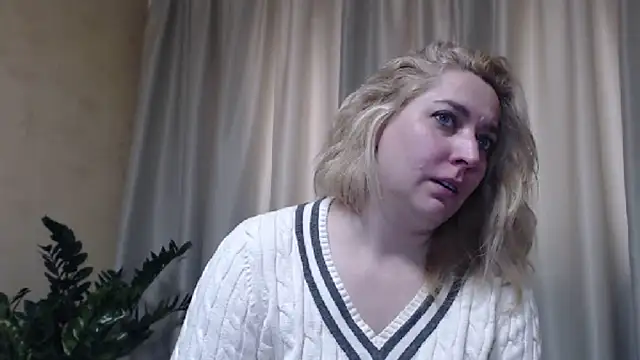 sweetpussy13 online show from March 20, 7:14 am