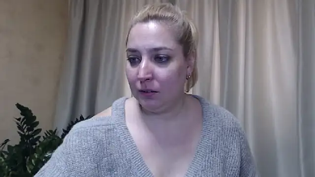 sweetpussy13 online show from March 22, 7:04 am
