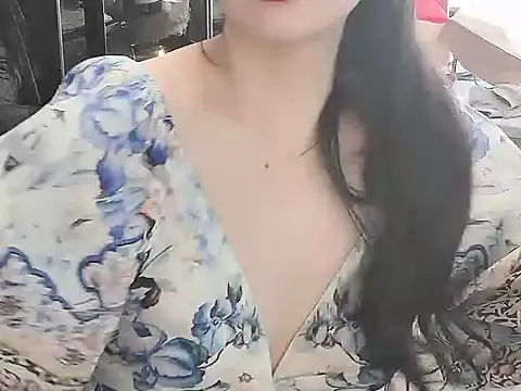 lisachen13 online show from December 15, 7:03 am