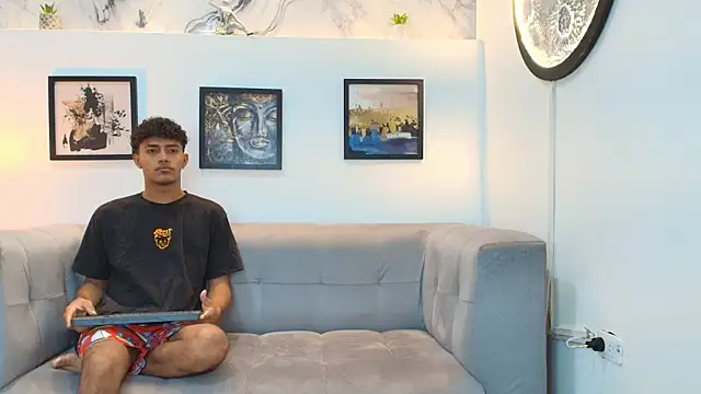 Snapshot of DIAMOND_BLACKS chatting on January 8, 7:14 am DIAMOND BLACKS online show from January 8, 7:14 am