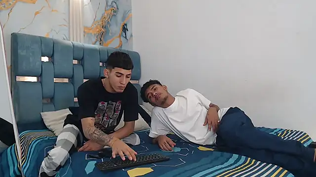 Snapshot of DIAMOND_BLACKS chatting on February 19, 7:38 am DIAMOND BLACKS online show from February 19, 7:38 am