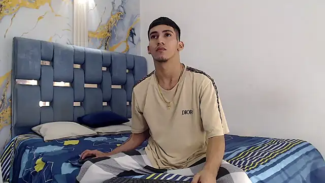 DIAMOND BLACKS online show from April 2, 7:15 am