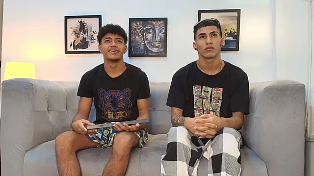 Snapshot of DIAMOND_BLACKS chatting on January 11, 7:15 am DIAMOND BLACKS online show from January 11, 7:15 am