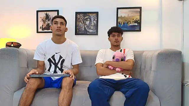 Snapshot of DIAMOND_BLACKS chatting on January 14, 7:23 am DIAMOND BLACKS online show from January 14, 7:23 am