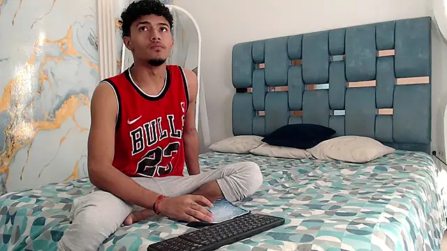 DIAMOND BLACKS online show from April 16, 7:20 am