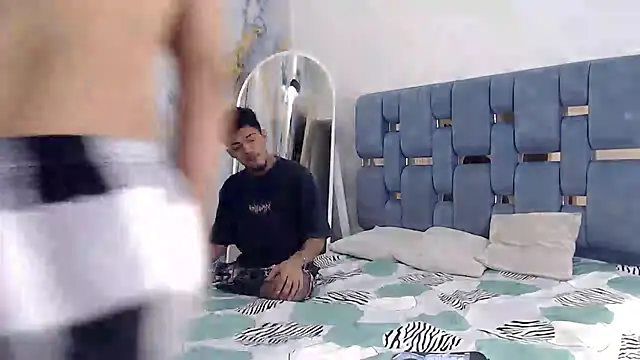 DIAMOND BLACKS online show from April 23, 7:26 am