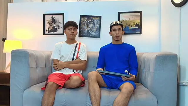 Snapshot of DIAMOND_BLACKS chatting on January 6, 7:23 am DIAMOND BLACKS online show from January 6, 7:23 am