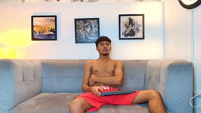 Snapshot of DIAMOND_BLACKS chatting on February 26, 7:41 am DIAMOND BLACKS online show from February 26, 7:41 am