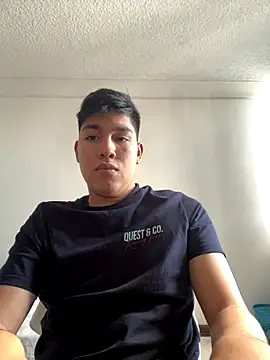 Snapshot of Rogerdn chatting on December 15, 6:47 pm Rogerdn online show from December 15, 6:47 pm