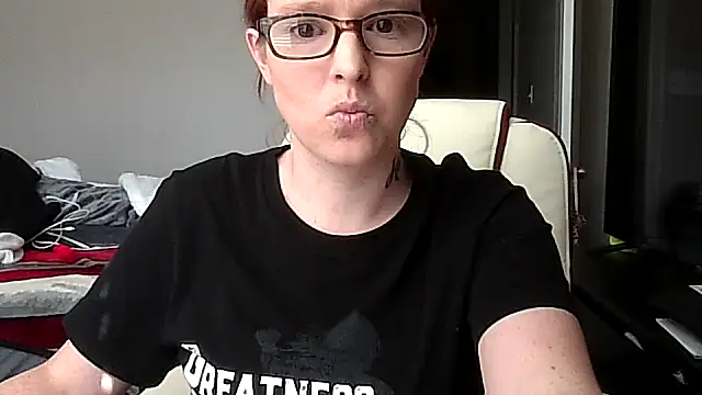 redremmi online show from February 26, 6:41 pm