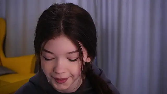 Snapshot of JanethLevine chatting on December 14, 7:36 am JanethLevine online show from December 14, 7:36 am