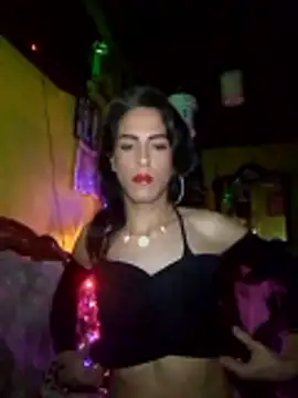 Snapshot of angeliChacon chatting on December 15, 7:36 am angeliChacon online show from December 15, 7:36 am